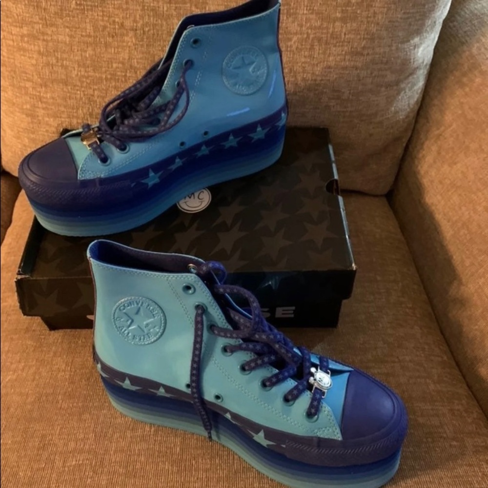 Miley Cyrus Converse